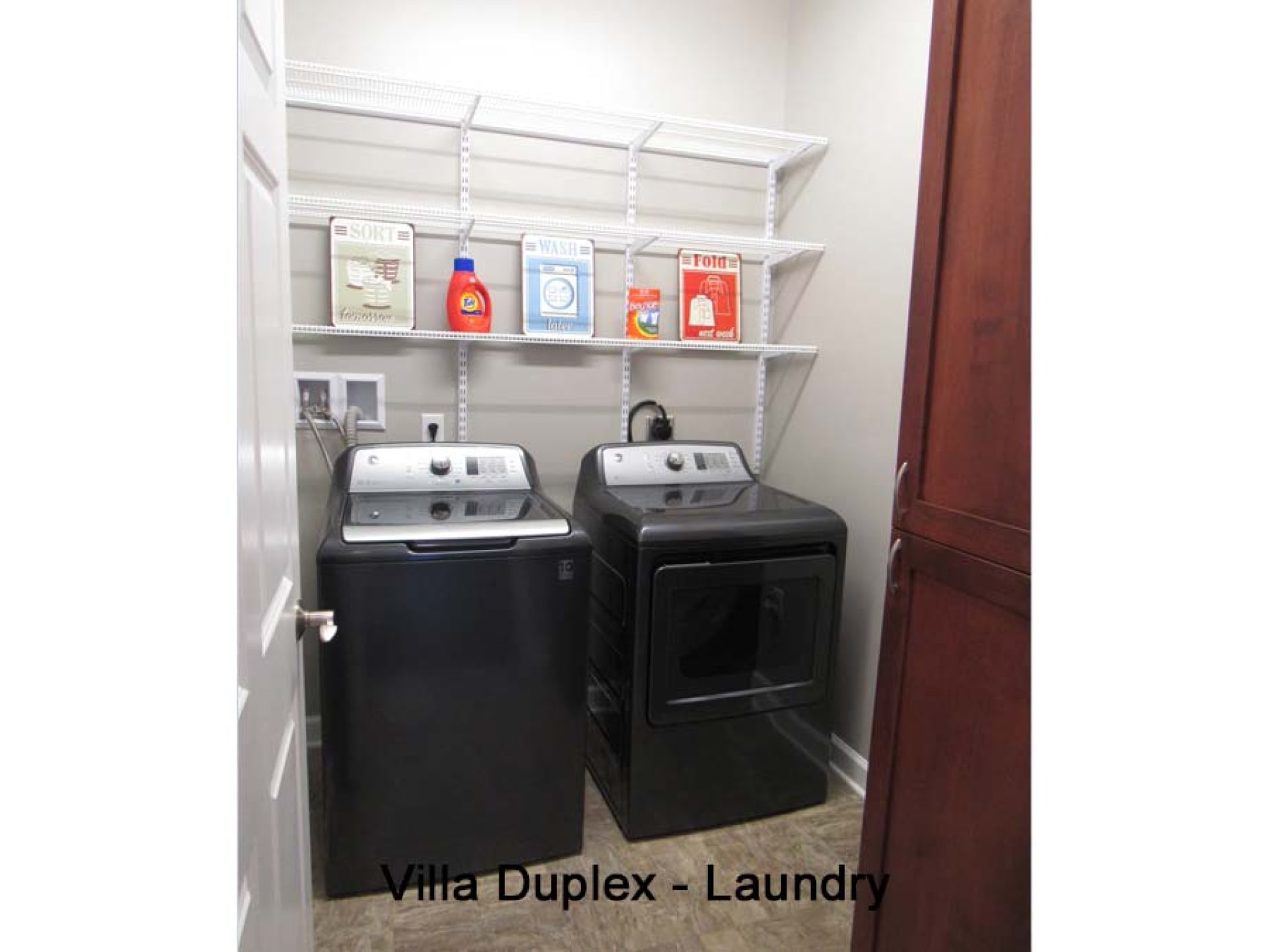 Villa-Duplex_39_Laundry-0001.jpg
