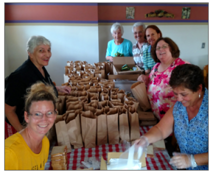 Employees-Living-the-Mission_pack-lunches-for-the-community.png