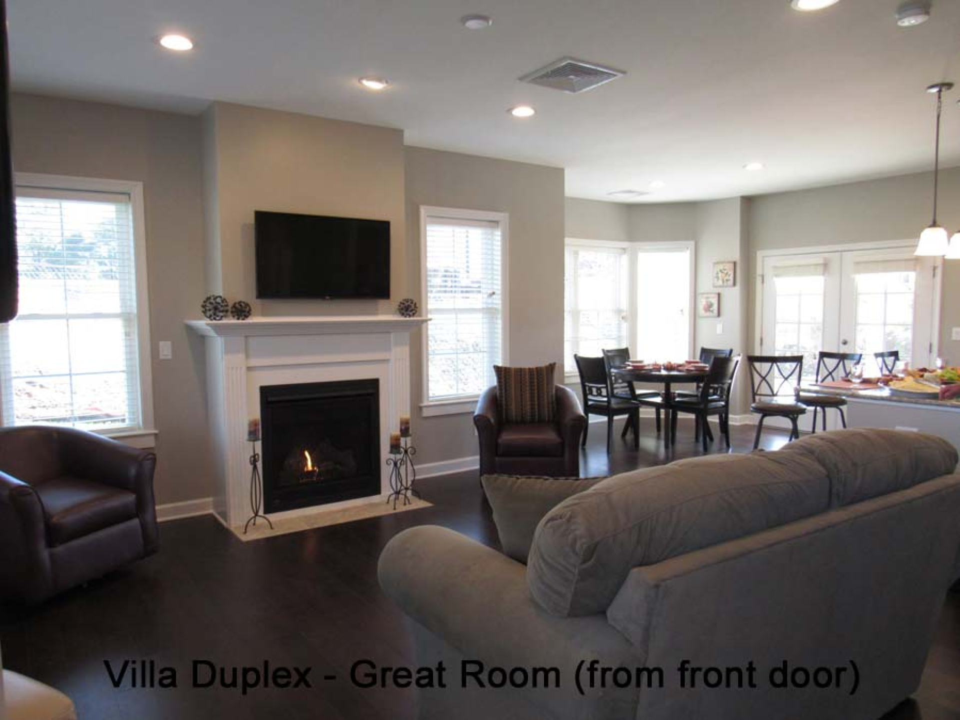 Villa-Duplex_39_Great-Room-1-0001.jpg Villa-Duplex_39_Great-Room-1-0001.jpg